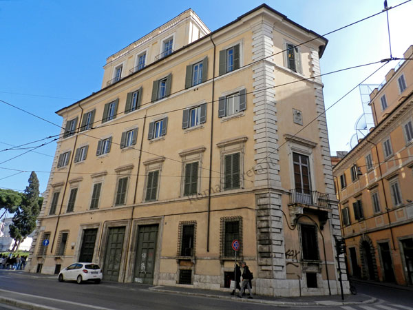 Vedi su Google Maps palazzo astalli