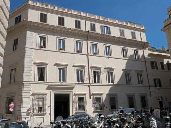 Vedi su Google Maps palazzo cardelli