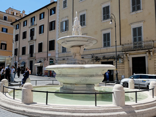 Vedi su Google Maps piazza d'aracoeli