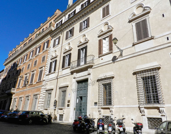 palazzo capizucchi