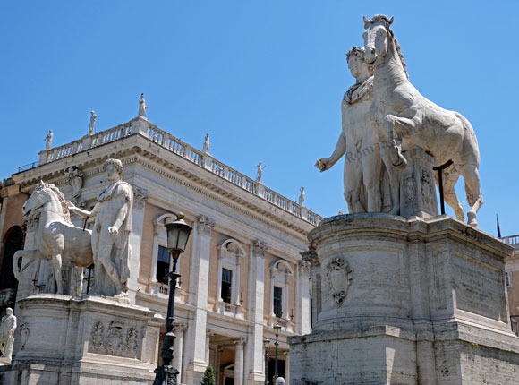 statue dei dioscuri a piazza del campidoglio