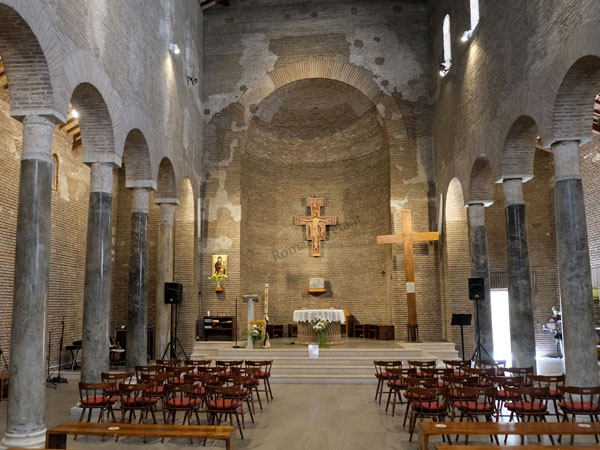 interno di s.lorenzo in piscibus