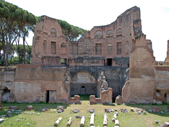 tribuna dello stadio al palatino