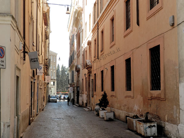 Vedi su Google Maps via vittoria