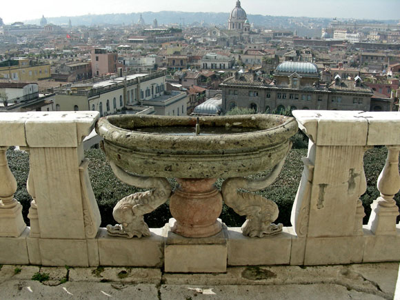 balcone con fontanella