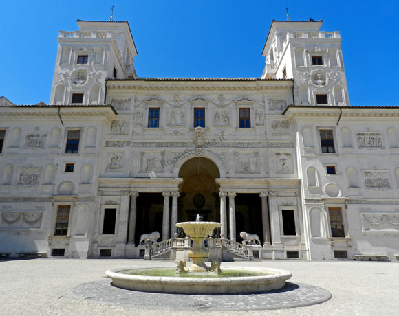 facciata interna di villa medici