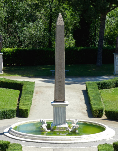 obelisco mediceo a villa medici
