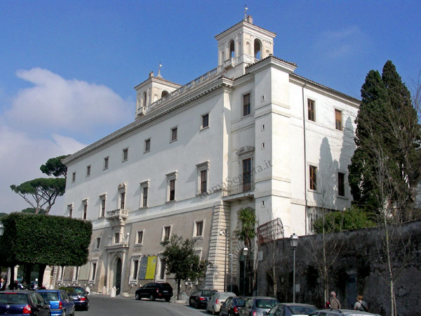 Vedi su Google Maps villa medici