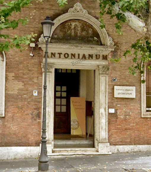 portale dell'antonianum a via merulana