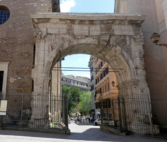 lato interno dell'arco di gallieno