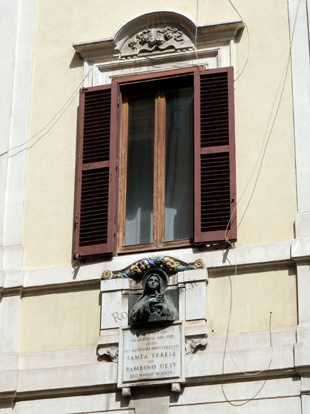 busto di s.teresa a via di capo le case