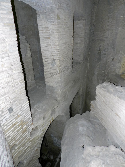 domus presso clivo di scauro