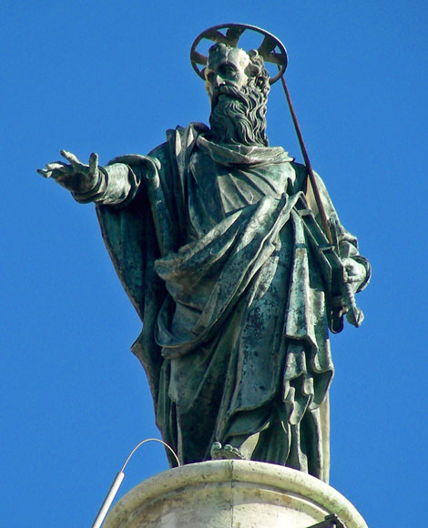 statua di san paolo a piazza colonna