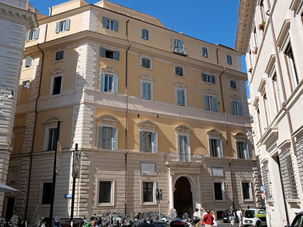 palazzo aragona gonzaga su via della scrofa