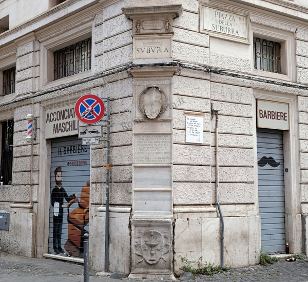Vedi su Google Maps piazza della suburra
