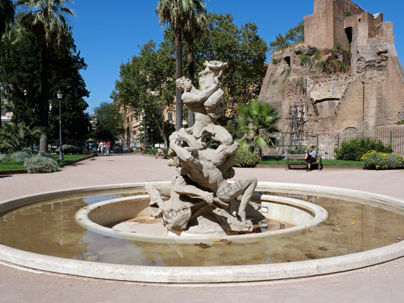 fontana con il fritto misto a piazza vittorio emanuele II