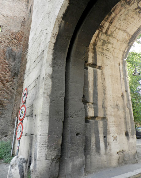 scanalatura della saracinesca