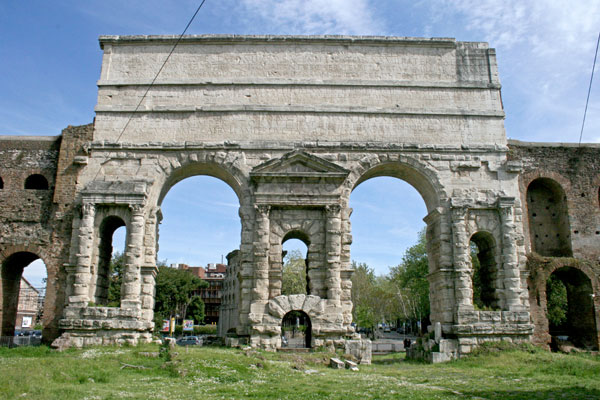lato interno di porta maggiore