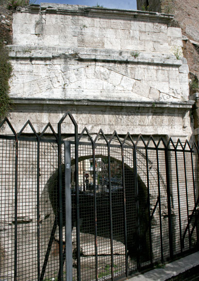 lato interno di porta tiburtina