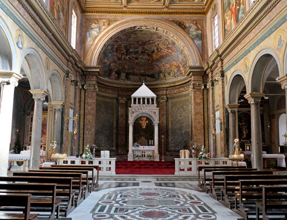 interno di s.agata dei goti