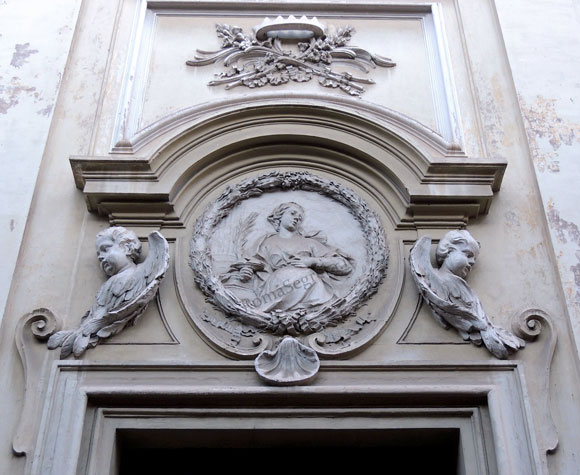 rilievo su portale di s.agata dei goti