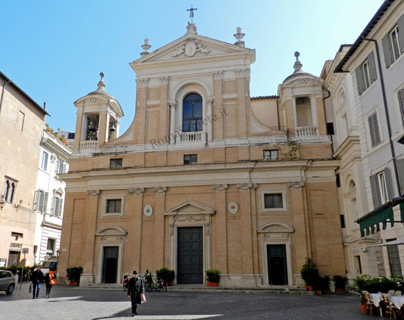 santa maria in aquiro a piazza capranica