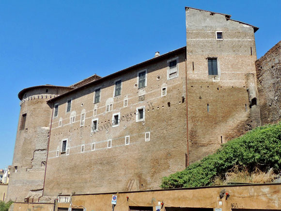 lato occidentale del monastero dei santi quattro coronati