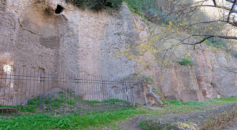 sostruzioni del tempio di claudio
