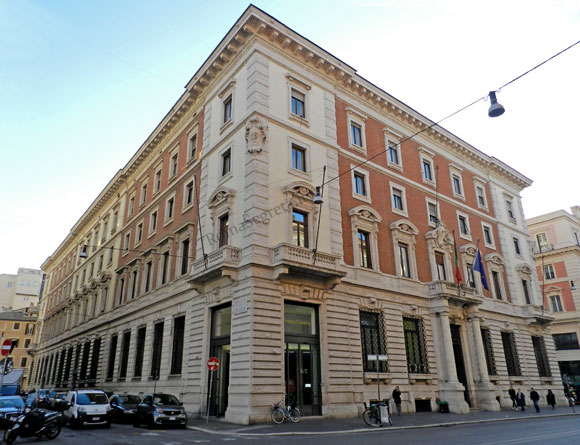 palazzo della banca commerciale italiana