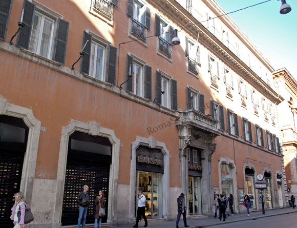 palazzo pulieri su via del corso