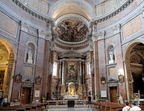 interno di s.giacomo in augusta