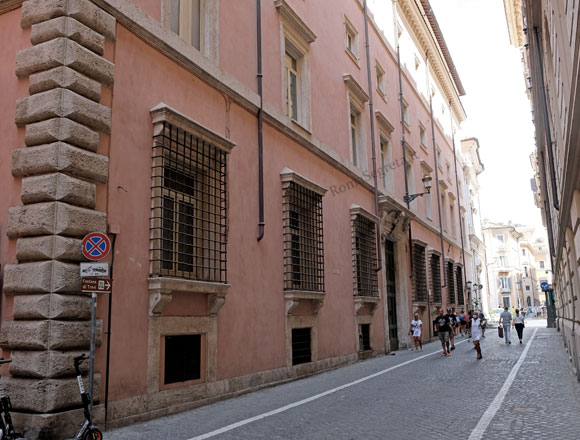 palazzo gabrielli a via del seminario