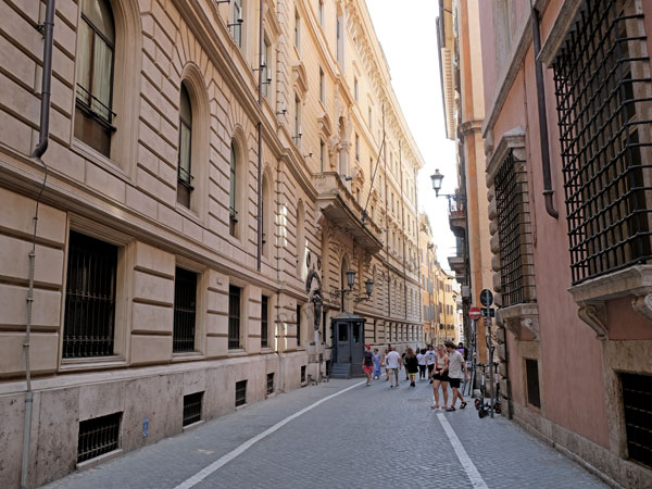 Vedi su Google Maps via del seminario