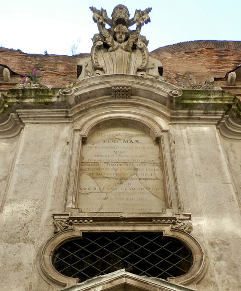 lapide dedicata a benedetto xiv