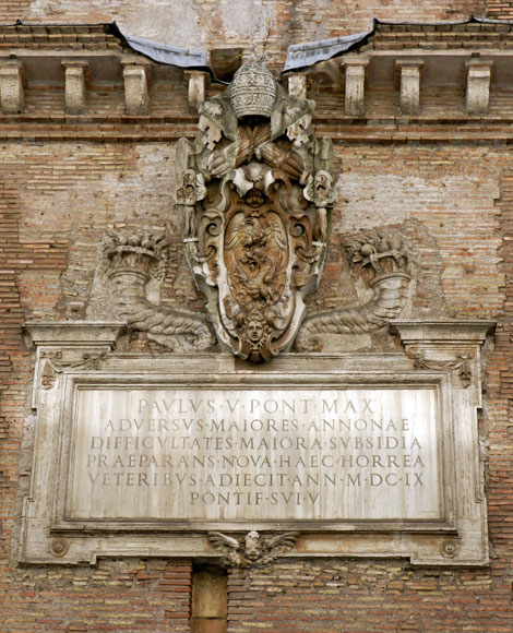 lapide e stemma di paolo V
