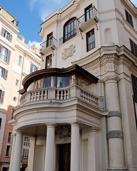 portico e loggia di palazzo zuccari a via sistina