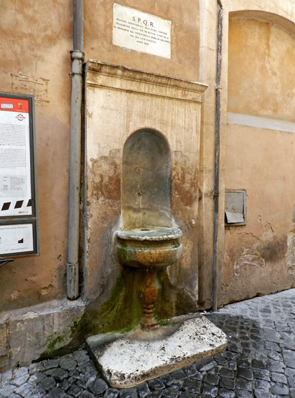 fontanella a vicolo della spada d'orlando