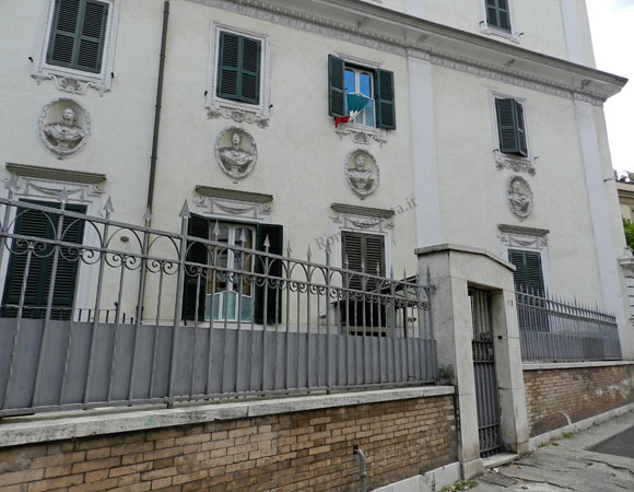 facciata di villa astalli su via emanuele filiberto