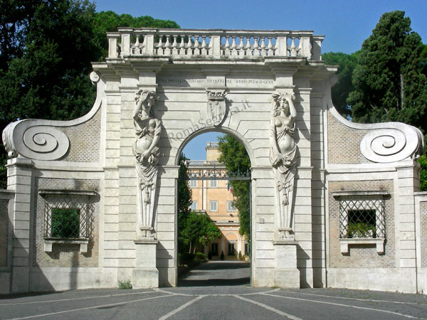 ingresso di villa celimontana