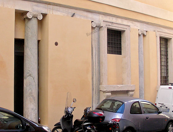 colonne a via dell'arco dei ginnasi