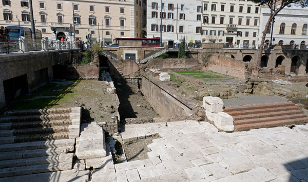 tempio di feronia e santuario dei lari permarini