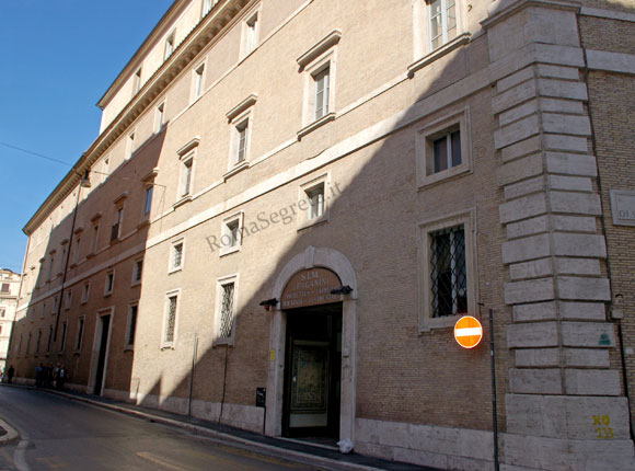 facciata della casa professa dei gesuiti su via d'aracoeli