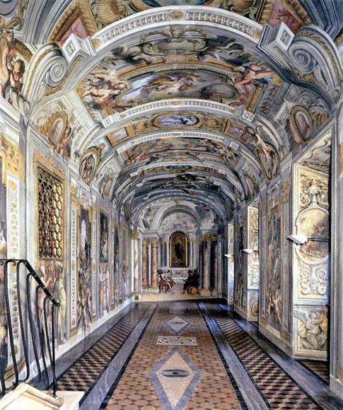 corridoio affrescato da padre pozzo