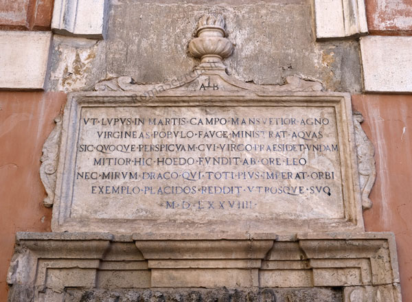 targa marmorea a piazza di s.salvatore in lauro