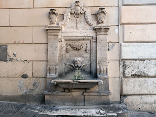 fontana di via paolina