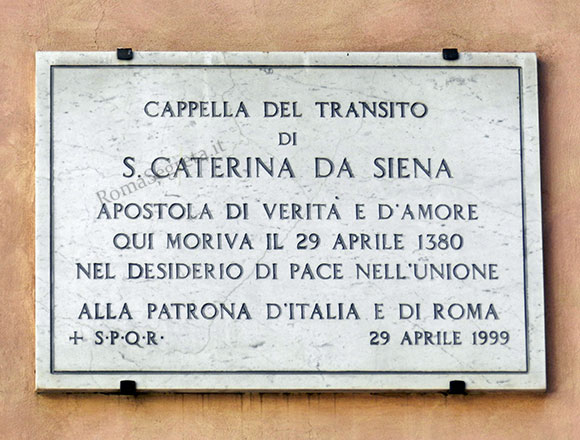 lapide in ricordo di santa caterina a piazza di s.chiara