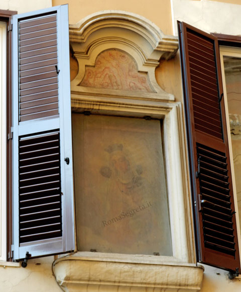 affresco di maria assunta a largo del pallaro