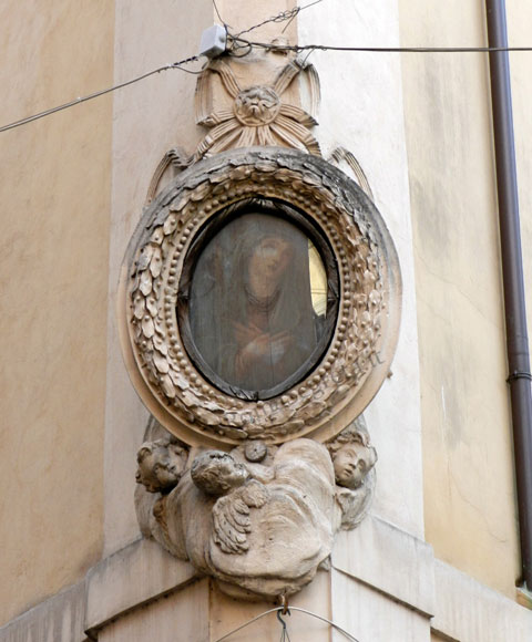 madonna della pietà a via dei baullari