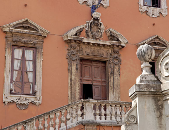 portale del monastero di san filippo neri