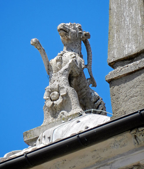 ariete su tetto di palazzo altemps